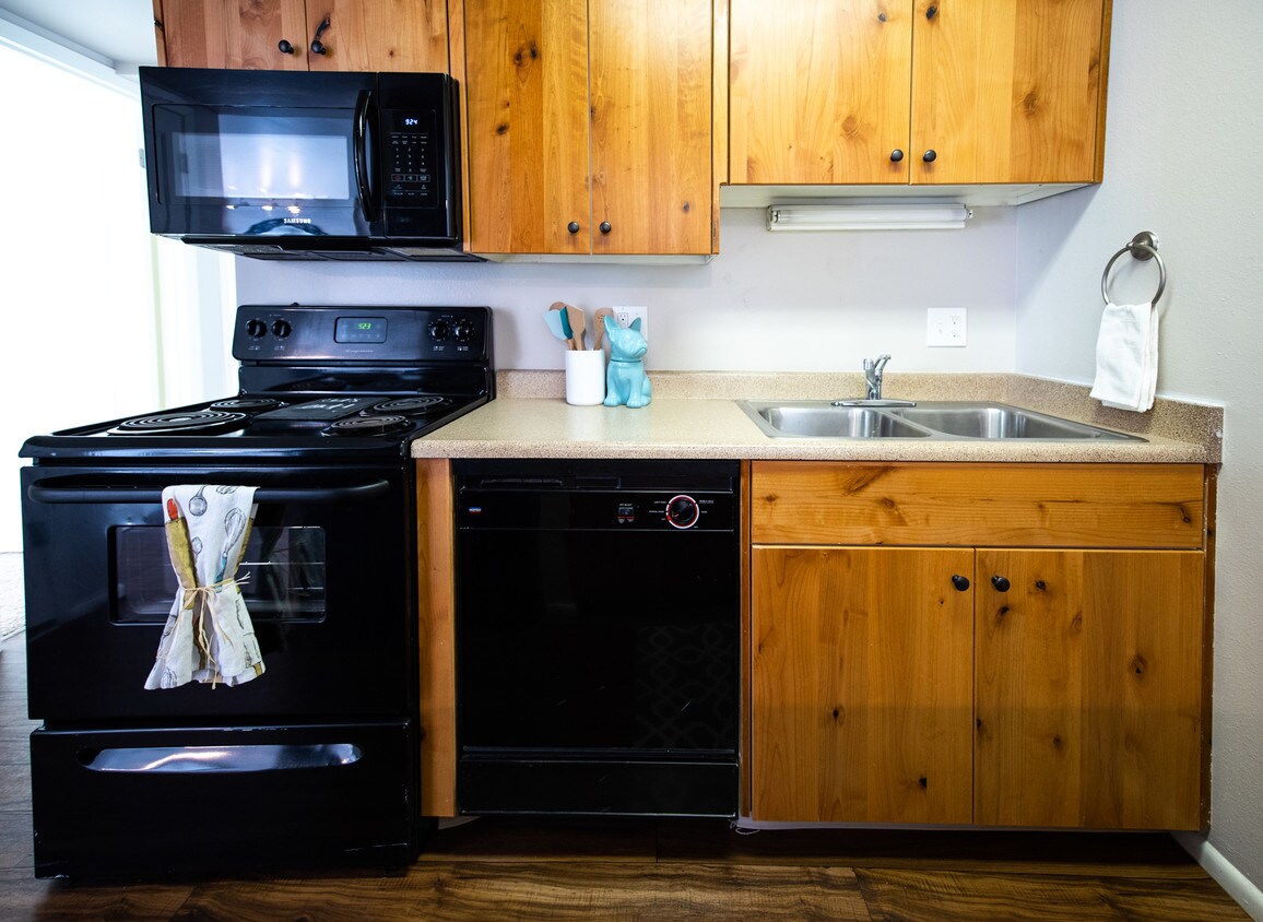 Kitchen - 4250 S W S W