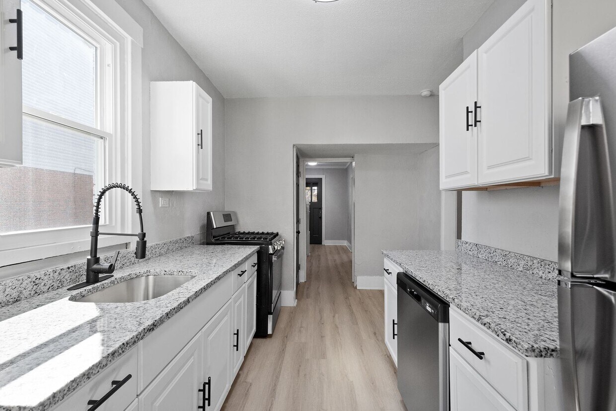 Primary Photo - 4 BEDROOM BEAUTY IN PITTSBURGH AVAILABLE N...