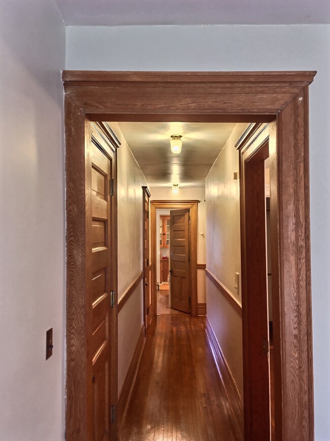 Building Photo - 599 Laurel Ave