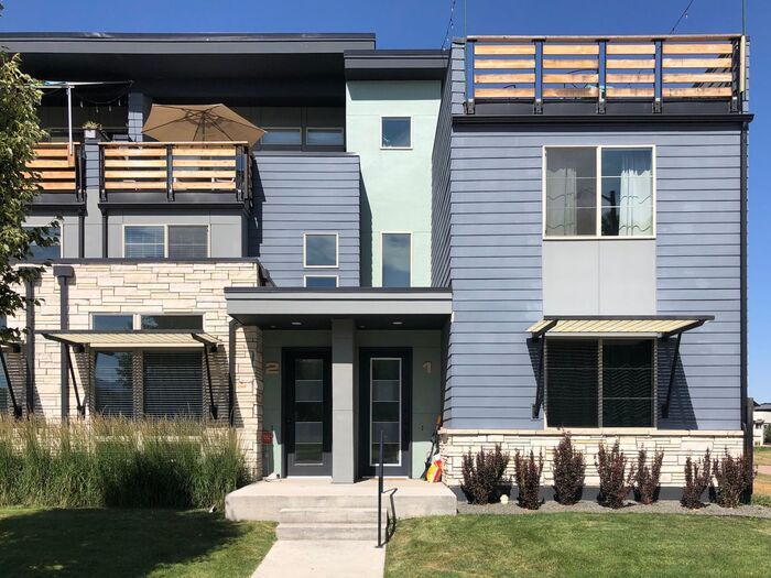 Primary Photo - Modern 3 Bed 2.5 Bath Townhome Near Old Town!