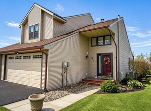 Building Photo - 209 Vivian Ln