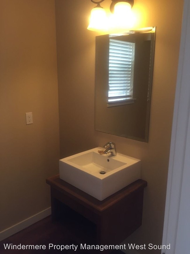 Building Photo - 4 br, 2.5 bath House - 8519 Canova Avenue NW
