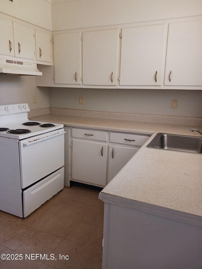 Foto del edificio - 2102 Brooklyn Rd