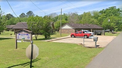 Building Photo - 329 Marcus St