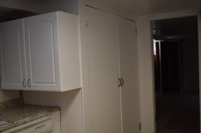 Foto del edificio - 6211 Birchwood Ave