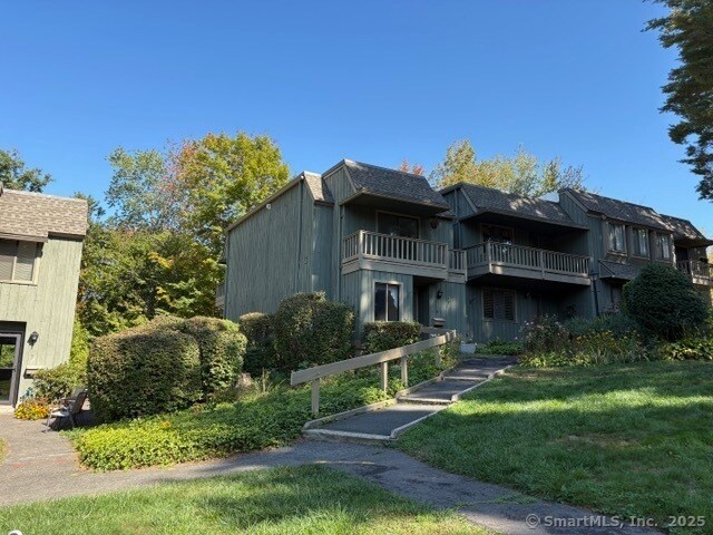 Foto del edificio - 8 Village Rd