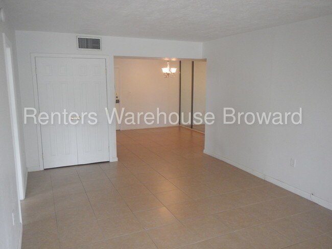 Building Photo - 7100 NW 17th St