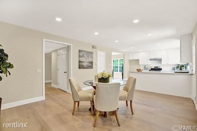 Primary Photo - 5 br, 4 bath Townhome - 132 E Yale Loop # 19
