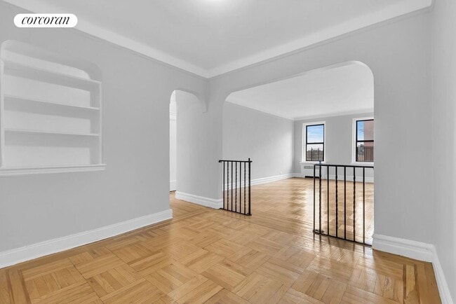 Building Photo - 3000 Valentine Ave