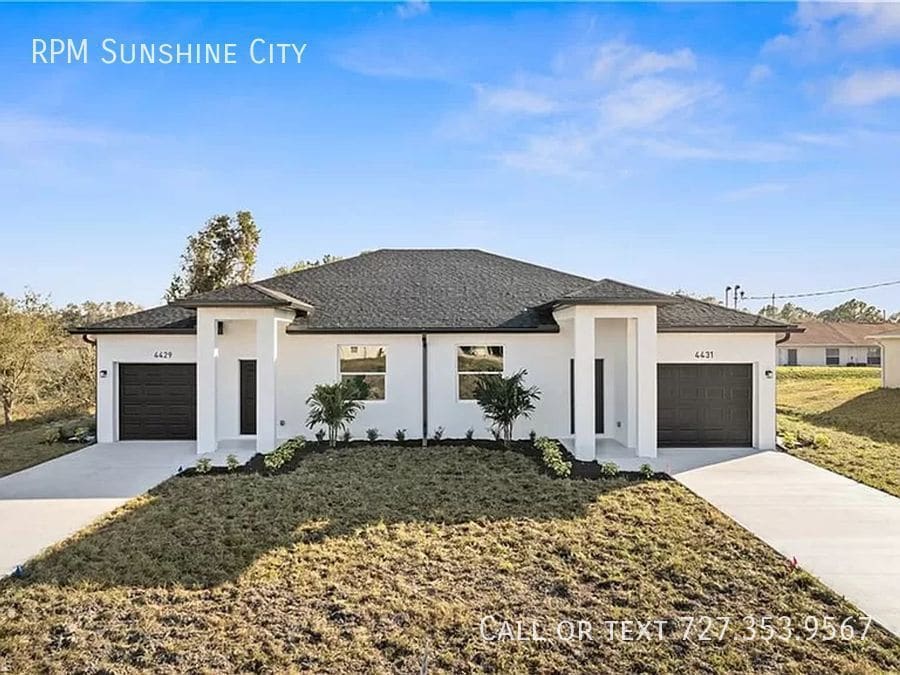 Modern Living Redefined Luxury Duplexes i... Room for Rent in Lehigh