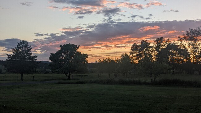 Backyard Sunsets - 206 Green Hill Rd