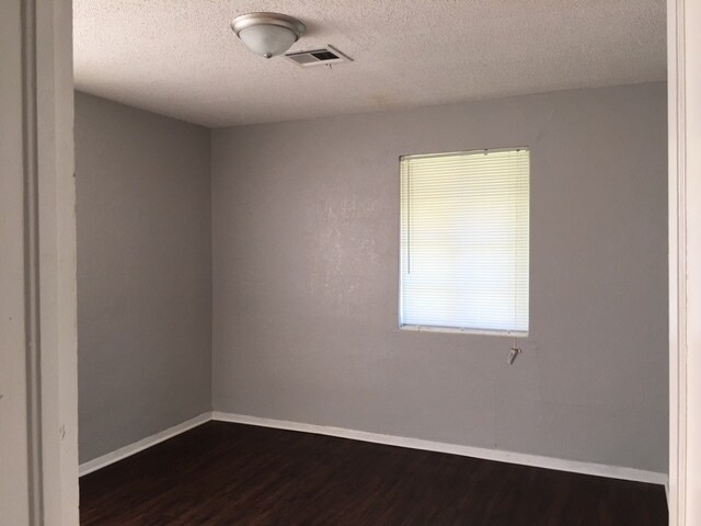 Building Photo - 1322 W Rupe Ave