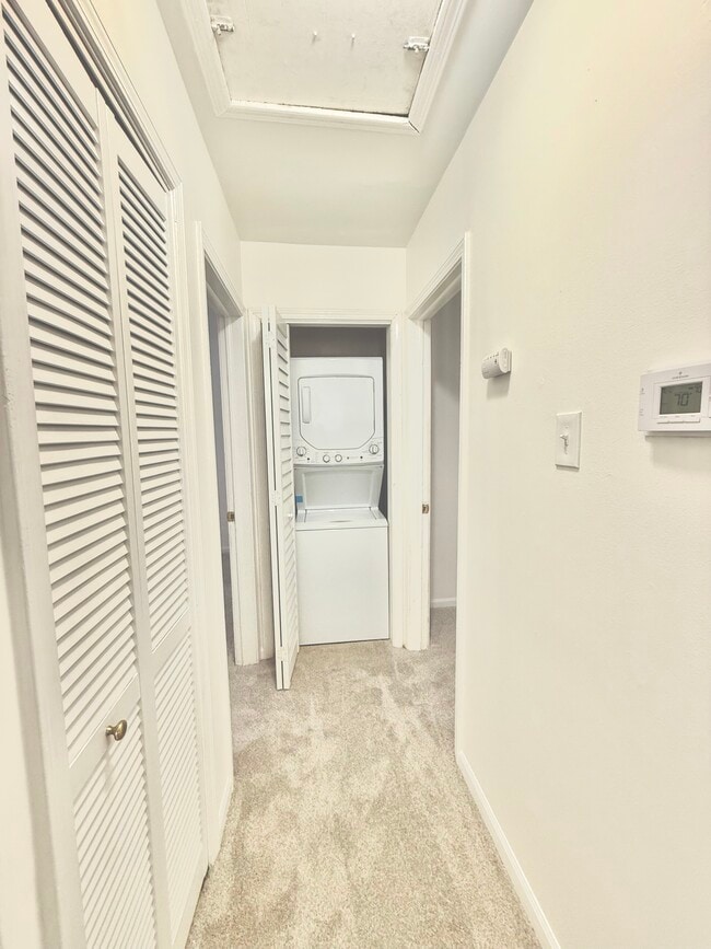 Foto del edificio - 18288 Deering St