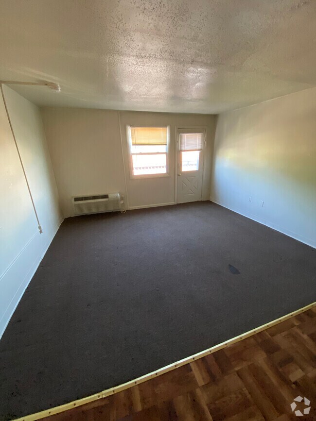 Apartments under 900 in Springfield MA 1 Rentals