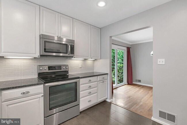 Foto del edificio - 1110 Lakewood Dr SW