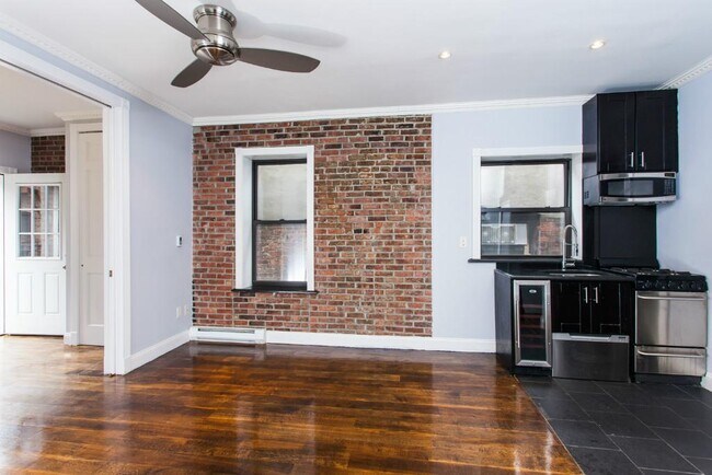 Foto del edificio - 434 W 52nd St