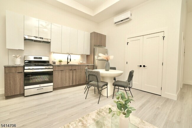 Foto del edificio - 536 Central Ave