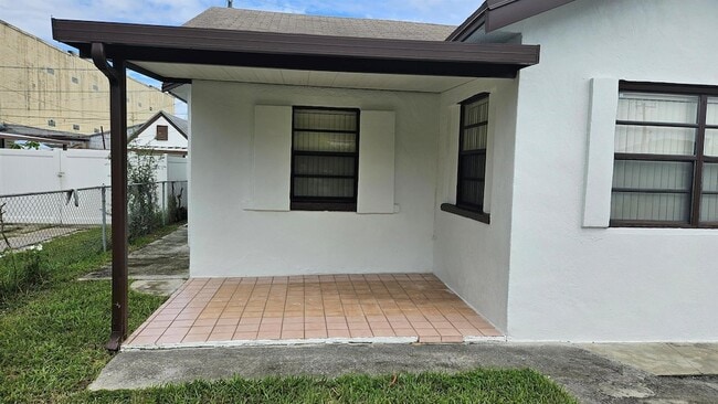 Foto del edificio - 421 Ardmore Rd