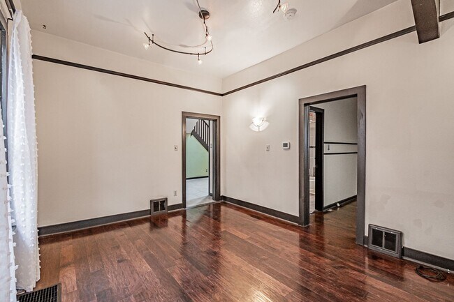 Foto del edificio - Charming 3BD, 2BA Wash Park Home with 2-Car Garage