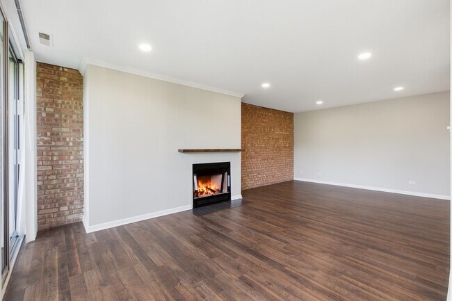 Foto del edificio - 6000 Oakwood Dr