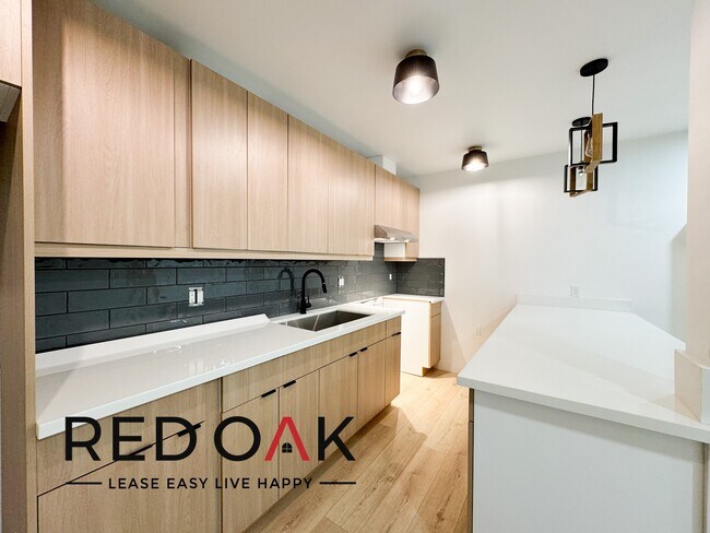 Building Photo - Welcome to This Amazing  One Bedroom Featu...
