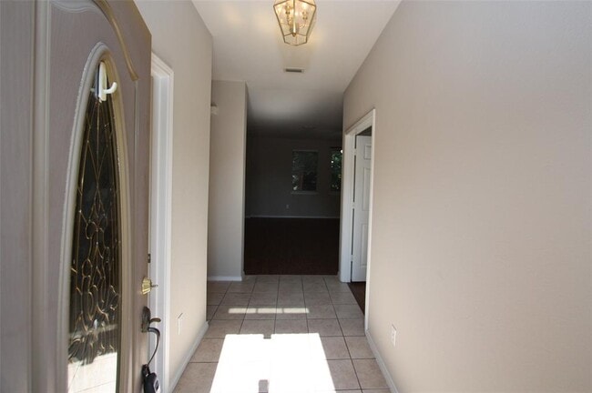 Building Photo - 9141 Saratoga Rd