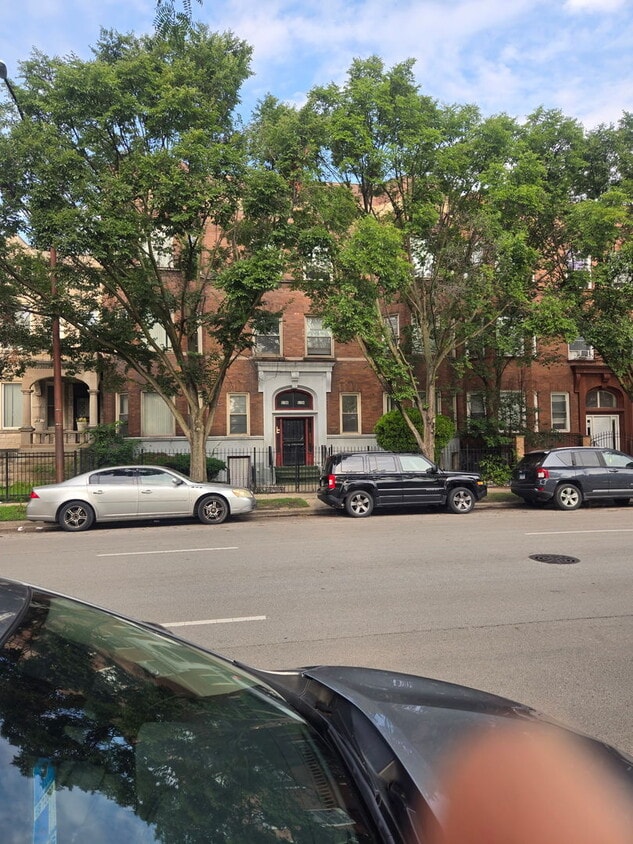 Primary Photo - 5704 S Indiana Ave