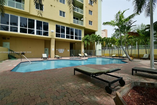 Foto del edificio - 3500 Coral Way