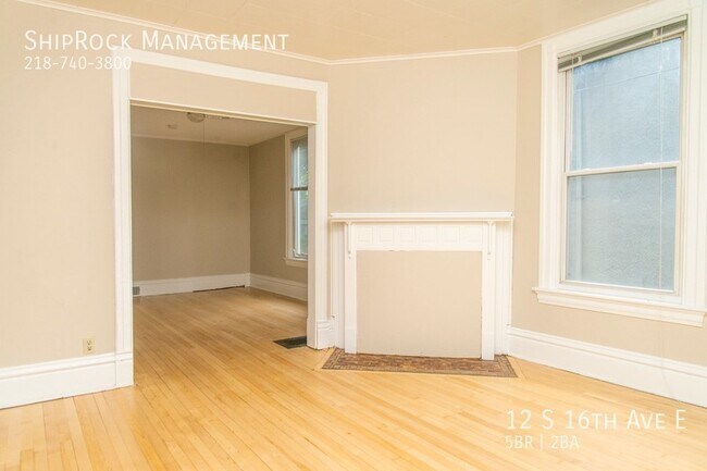 Foto del edificio - 12 S 16th Ave E