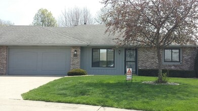 Building Photo - 4120 Daphne Dr
