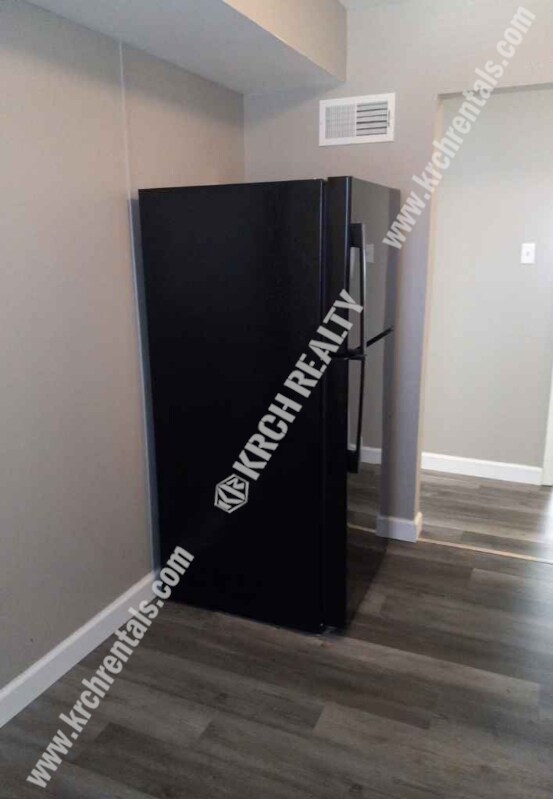 Building Photo - Nice 4-Bedroom Home with Spacious Living Room