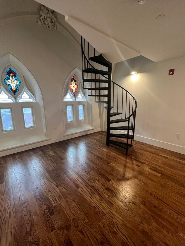 Foto principal - 380 Montgomery St