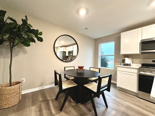 Foto del edificio - 2242 Barbera Dr