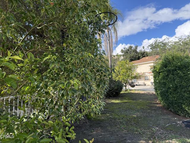 Foto del edificio - 833 Calle La Primavera