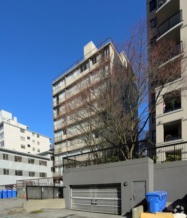 Building Photo - Bayside Towers