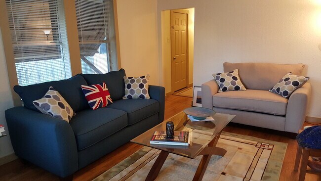 Foto del edificio - 5313 Parkland Ave