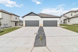 Building Photo - 417-417 Nespral Dr