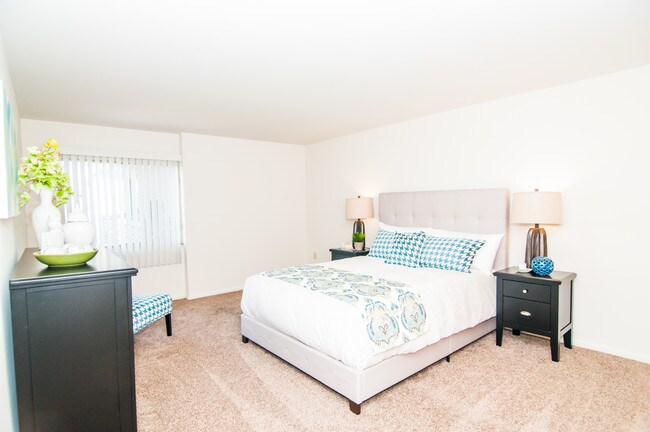 Building Photo - Park Layne Apartments