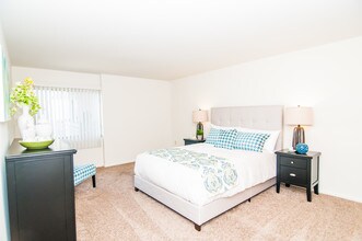 Building Photo - Park Layne Apartments