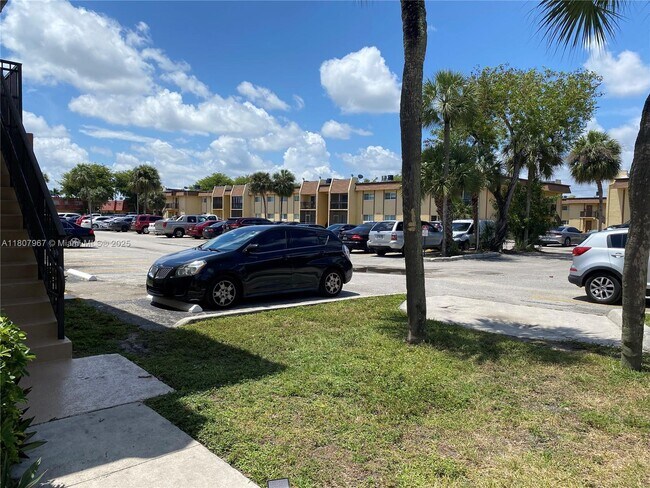 Foto del edificio - 2840 NW 55th Ave