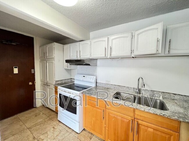 Building Photo - 1440 Ward Ave