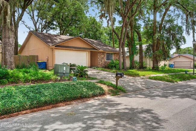 Foto del edificio - 1445 Classic Oak Rd W