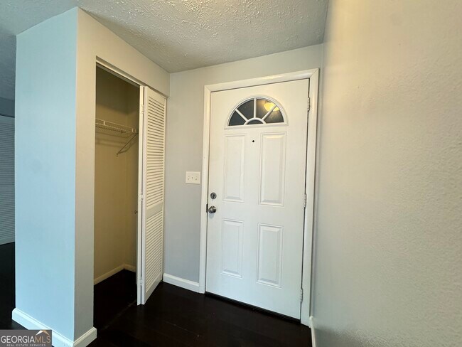 Foto del edificio - 1291 Keys Lake Dr NE