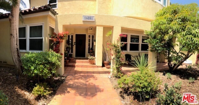 Foto del edificio - 16851 Sunset Blvd