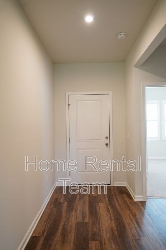 Building Photo - 935 Longleaf Dr