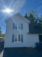 Building Photo - 9 Nicholas Square