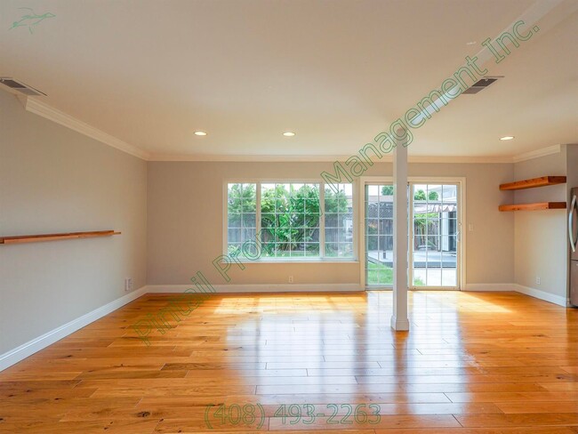 Building Photo - 5950 Cabral Ave