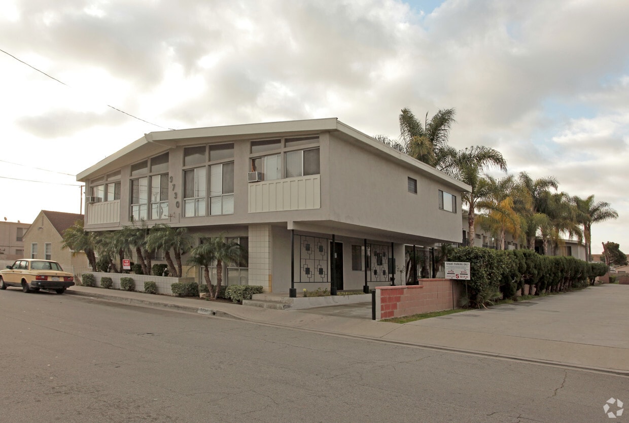 9730 Park St, Bellflower, CA 90706 Apartments in Bellflower, CA