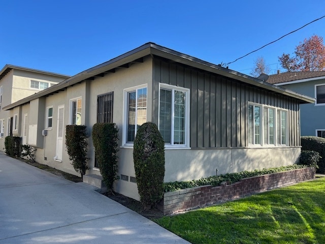 Building Photo - 244 S Del Mar Ave