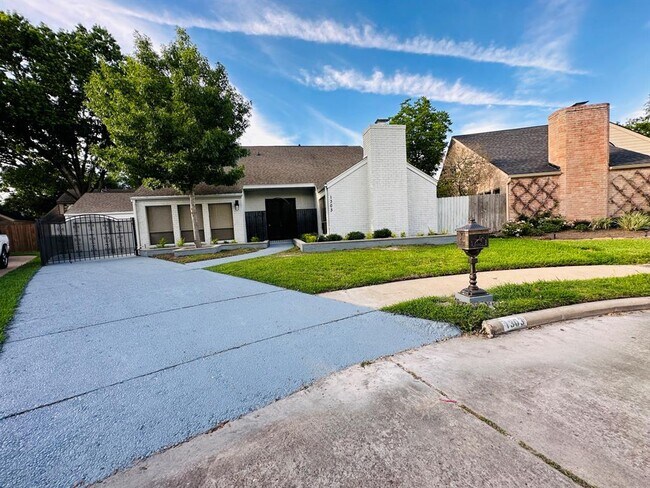 Foto del edificio - 1303 Ambergate Dr